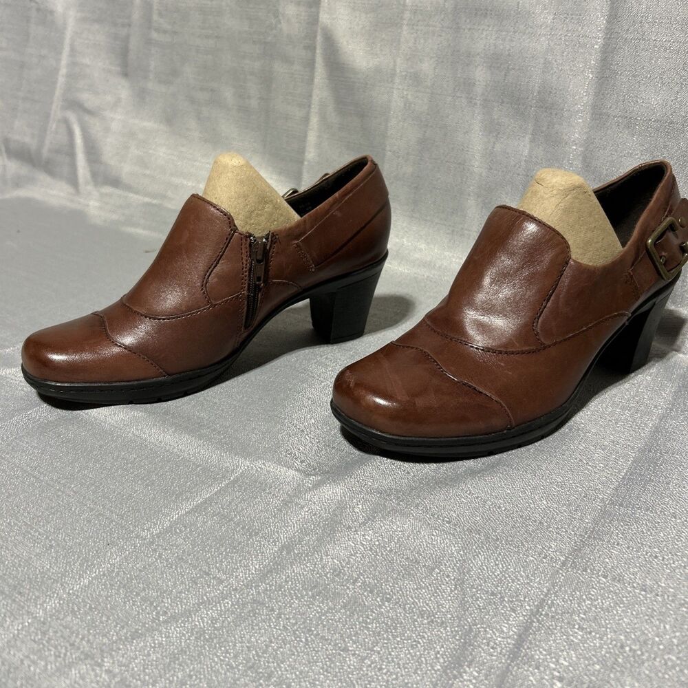 Clarks Bootie Shoe 84135 Size‎ 6 1/2 Brown Leather 2.5" Heel Wedge Chic Boot